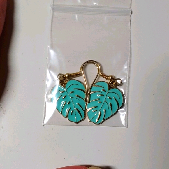 Handmade Plant earrings - Picture 2 of 4